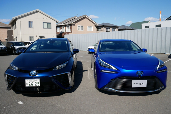 新旧MIRAI