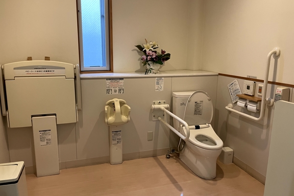 多目的トイレ「ユニバーサルデザイン」