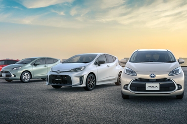 左から順にX(2WD)