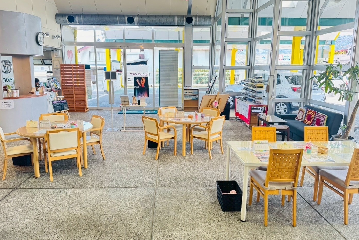 鴨島店内観
