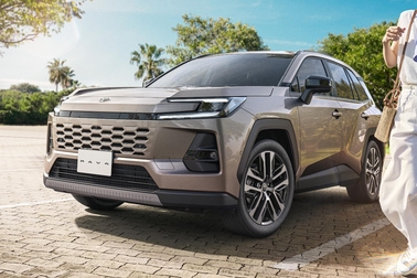 【モデル入り素材】Z（ハイブリッド）