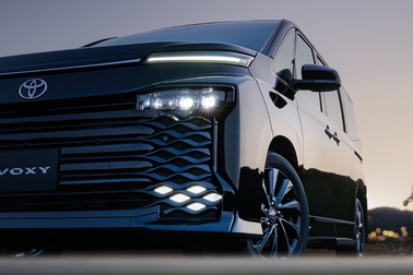 ヴォクシー画像