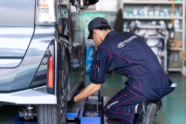 車検・点検をしている写真